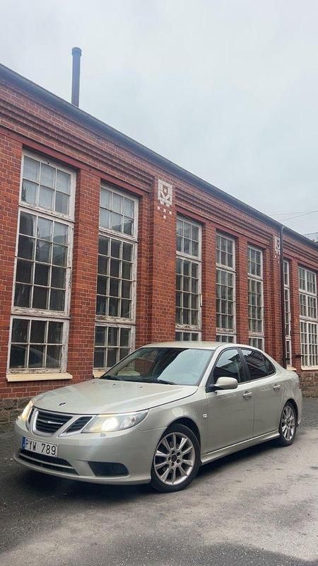 Gul Begagnad 2007 Saab 9-3 Sedan | 31 499 kr (Marknadspris) - Bild 1/4