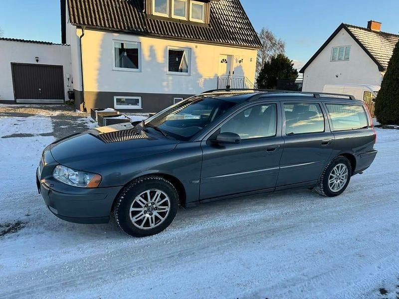 Begagnad 2005 Volvo V70 Kombi | 23 000 kr (Bra pris) - Bild 1/4