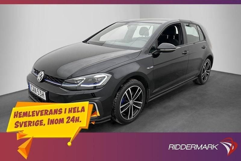 Begagnad VW Golf VIII GTE 204 HK (150 kW) 2020 Svart Halvkombi