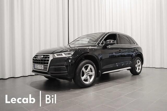 Mytsvart metallic Begagnad 2018 Audi Q5 Sport SUV | 289 500 kr (Marknadspris) - Bild 1/4