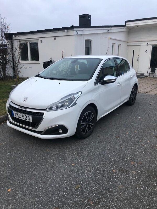 Vit Begagnad 2019 Peugeot 208 Halvkombi | 73 000 kr (Superpris) - Bild 1/4