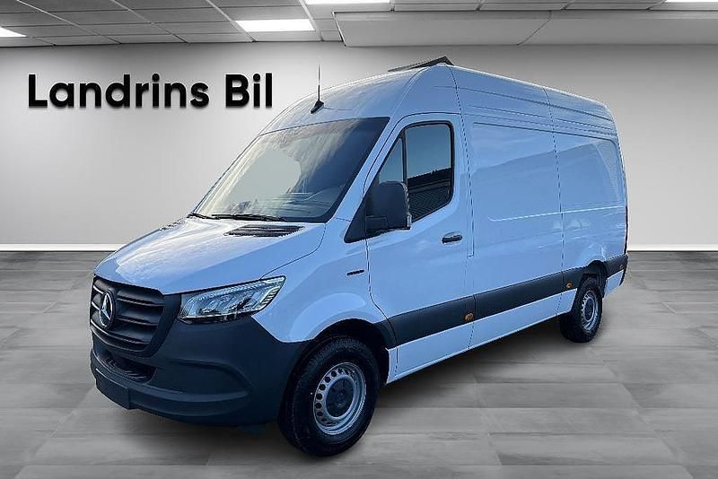 Vit (arktisk vit) Ny 2025 Mercedes E-Sprinter Van | 781 250 kr - Bild 1/4