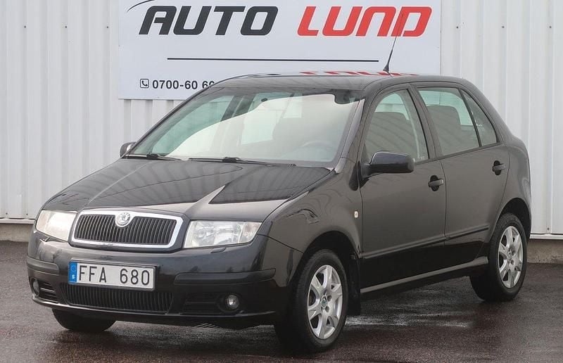 Svart Begagnad 2007 Skoda Fabia Halvkombi | 29 900 kr (Bra pris) - Bild 1/4