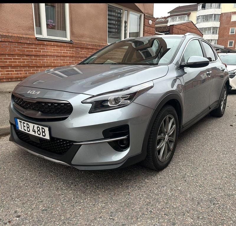 Grå Begagnad 2022 Kia XCeed SUV | 169 500 kr - Bild 1/4