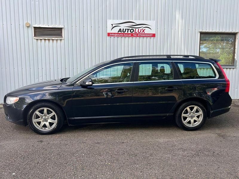 Svart Begagnad 2011 Volvo V70 Momentum Kombi | 49 900 kr (Marknadspris) - Bild 1/4