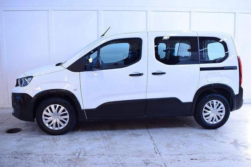 Vit Begagnad 2020 Peugeot Rifter Minibuss | 229 900 kr (Dyr) - Bild 1/4