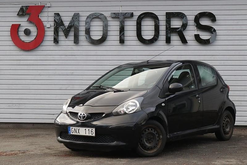 Svart Begagnad 2007 Toyota Aygo Halvkombi | 37 900 kr (Marknadspris) - Bild 1/4
