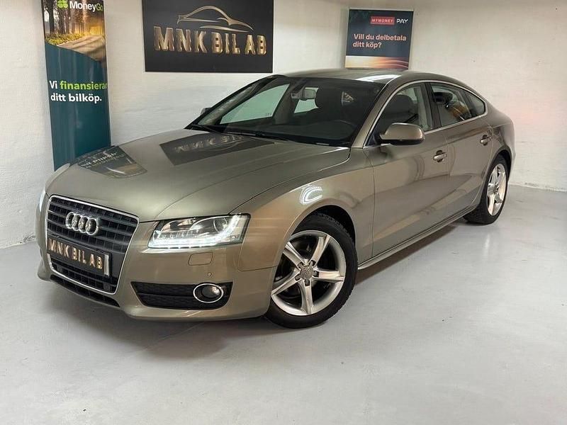 Brun Begagnad 2010 Audi A5 Sportback Comfort Halvkombi | 109 900 kr (Marknadspris) - Bild 1/4
