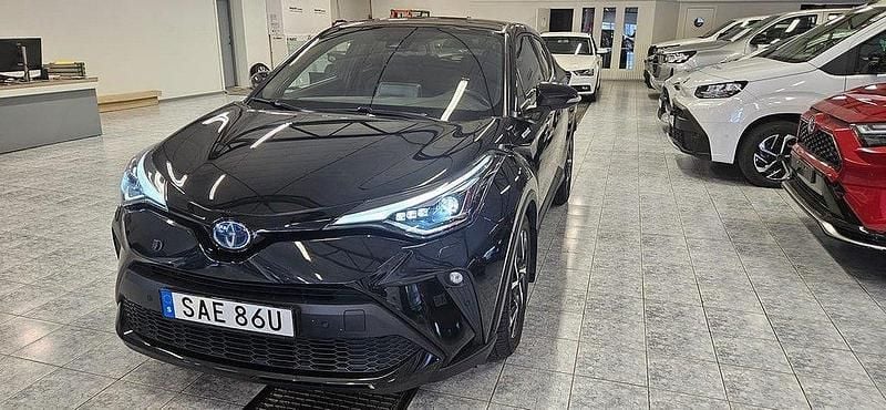 Svart Begagnad 2020 Toyota C-HR Edition SUV | 259 000 kr (Marknadspris) - Bild 1/4