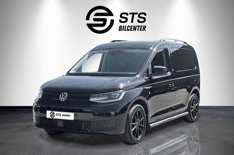 Svart Begagnad 2022 VW Caddy Black Edition Minibuss | 299 900 kr (Marknadspris) - Bild 1/4