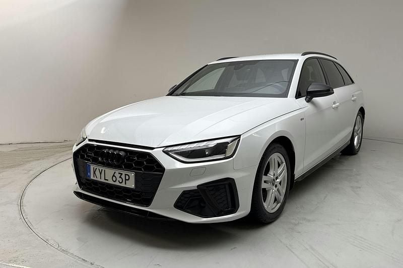 Vit Begagnad 2023 Audi A4 Comfort Kombi | 324 900 kr (Marknadspris) - Bild 1/4
