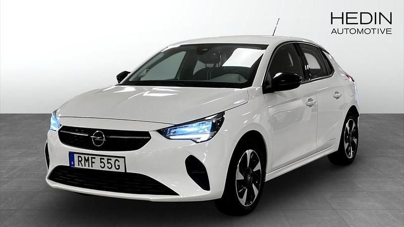Vit (white) Begagnad 2022 Opel Corsa-e Design Edition Halvkombi | 179 800 kr (Marknadspris) - Bild 1/4