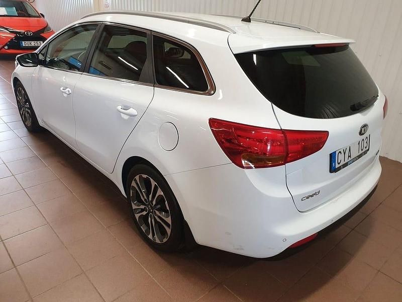 Begagnad Kia Ceed Sportswagon 128 HK (94 kW) 2013 Vit Kombi