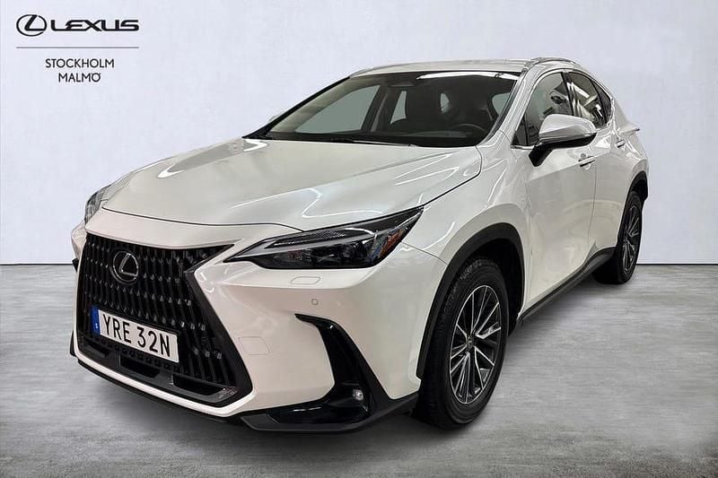 Vit Begagnad 2023 Lexus NX350h Business Edition SUV | 449 000 kr (Marknadspris) - Bild 1/4