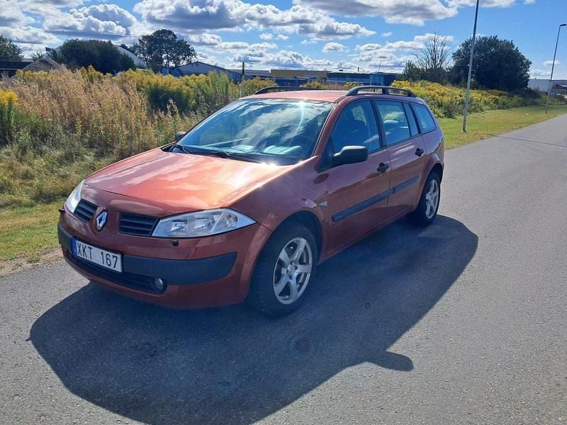 Röd Begagnad 2006 Renault Mégane GrandTour Kombi | 15 000 kr (Bra pris) - Bild 1/4