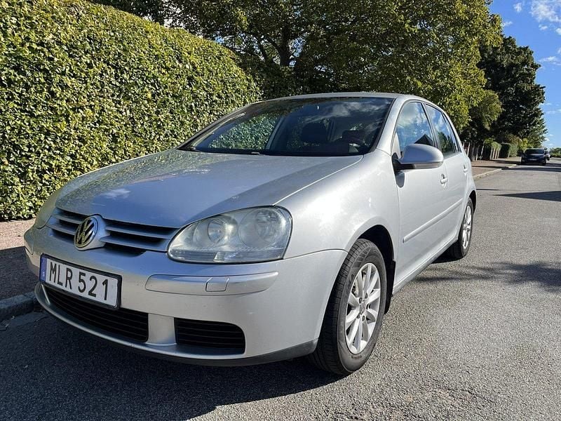 Silver Begagnad 2007 VW Golf V Halvkombi | 19 500 kr (Marknadspris) - Bild 1/4