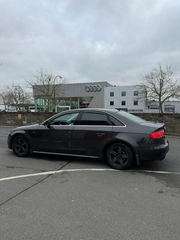 Begagnad 2010 Audi A4 S-Line Sedan | 55 000 kr (Marknadspris) - Bild 1/4