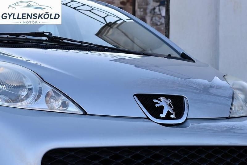 Begagnad Peugeot 107 68 HK (50 kW) 2011 Grå Halvkombi