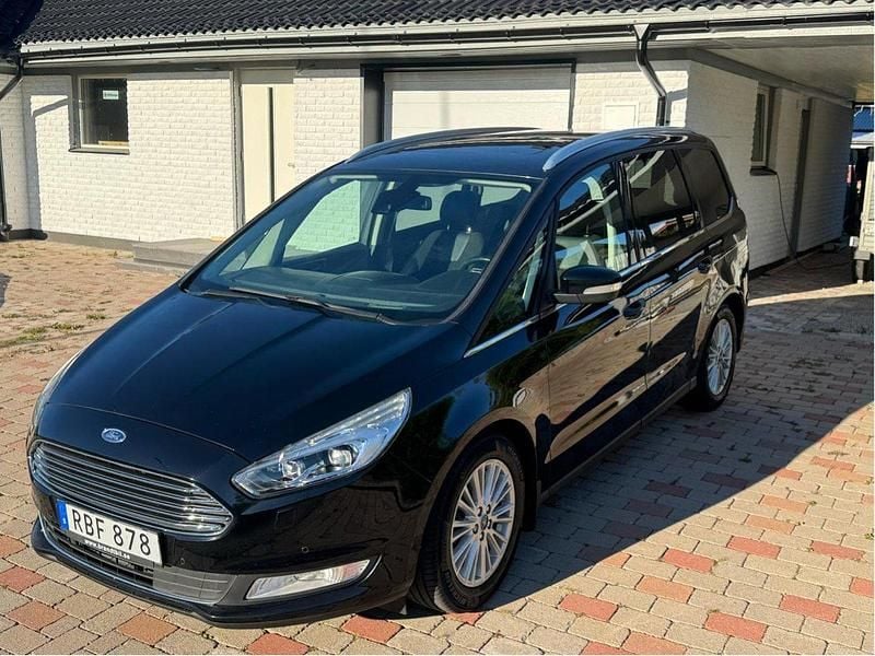 Svart Begagnad 2016 Ford Galaxy Titanium Minibuss | 186 500 kr (Dyr) - Bild 1/4