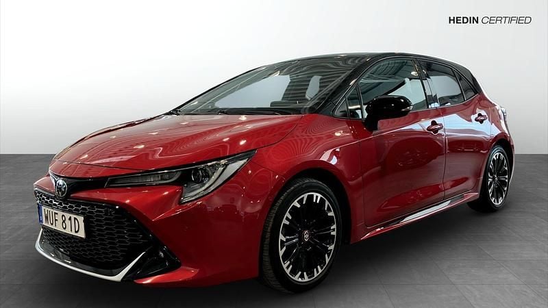 Begagnad Toyota Corolla Hybrid Sport 122 HK (89 kW) 2022 Röd Halvkombi