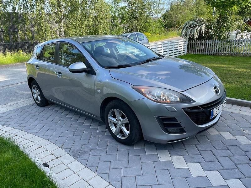 Grå Begagnad 2010 Mazda 3 Inclusive Halvkombi | 30 000 kr (Bra pris) - Bild 1/4
