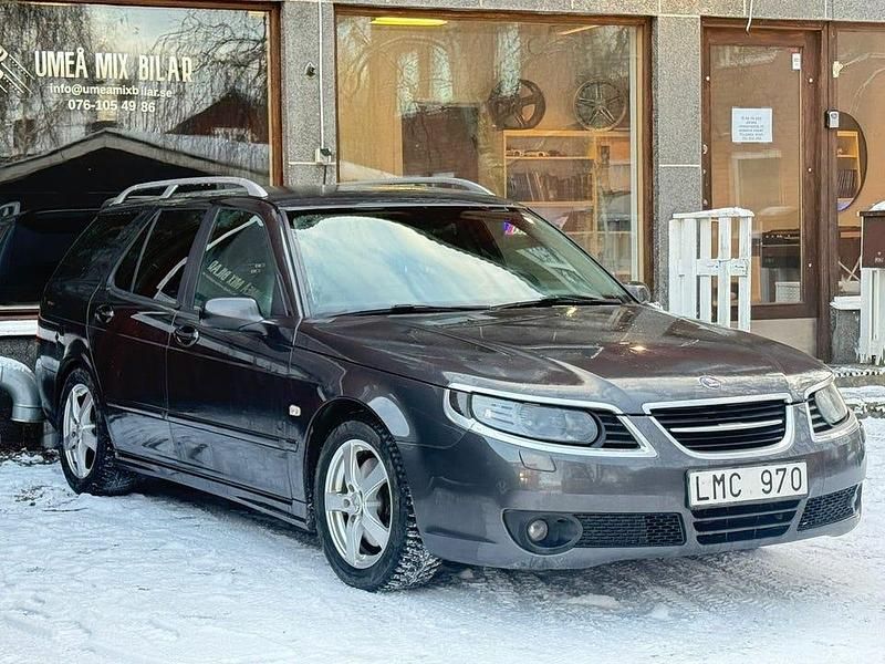 Grå Begagnad 2009 Saab 9-5 Griffin Kombi | 58 000 kr (Dyr) - Bild 1/4
