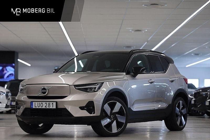 Ljusgrå Begagnad 2022 Volvo XC40 Plus SUV | 299 900 kr - Bild 1/3