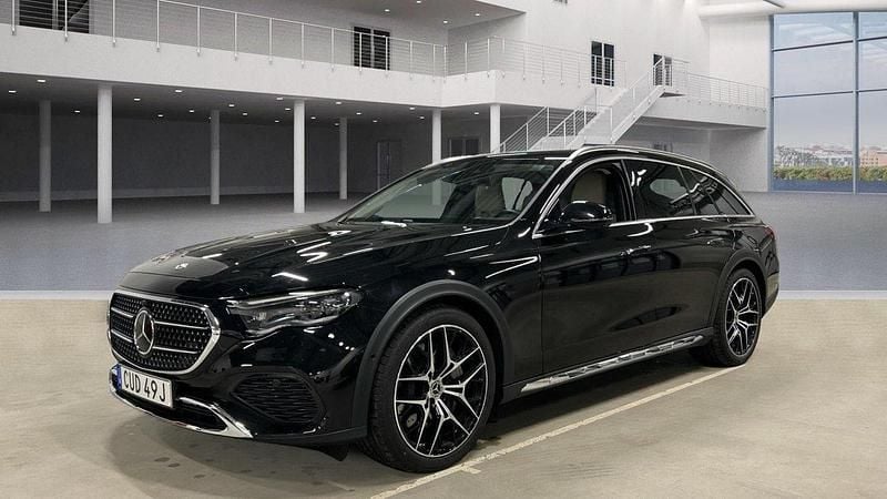 Svart Begagnad 2024 Mercedes E300 Avantgarde Kombi | 729 000 kr (Dyr) - Bild 1/2