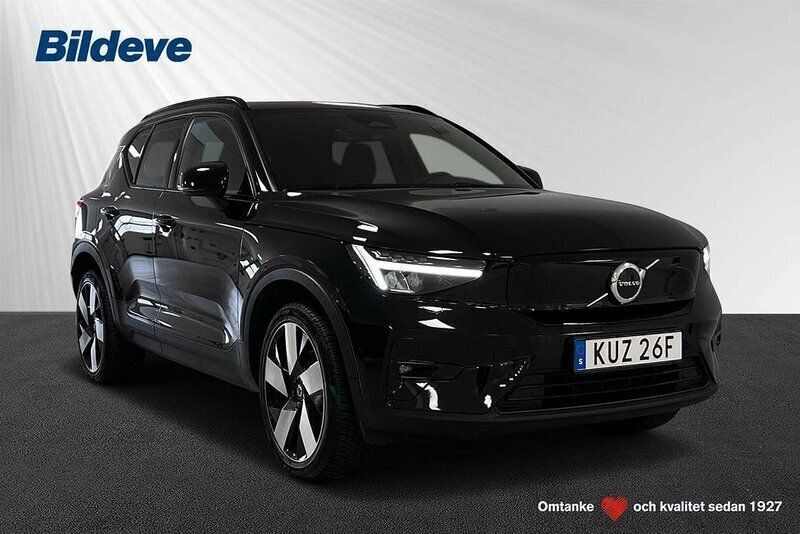 Svart Begagnad 2022 Volvo XC40 Plus SUV | 349 900 kr - Bild 1/4