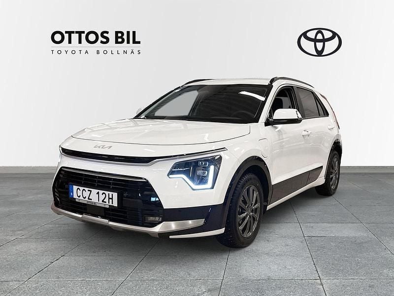 Vit Ny 2025 Kia Niro Advance SUV | 359 000 kr (Superpris) - Bild 1/4