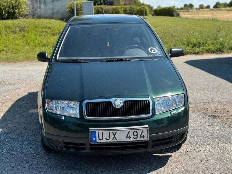 Begagnad Skoda Fabia 101 HK (74 kW) 2002 Mörkgrön Halvkombi