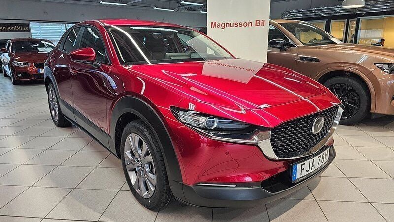 Röd Ny 2024 Mazda CX-30 Center-Line SUV | 366 000 kr (Marknadspris) - Bild 1/3
