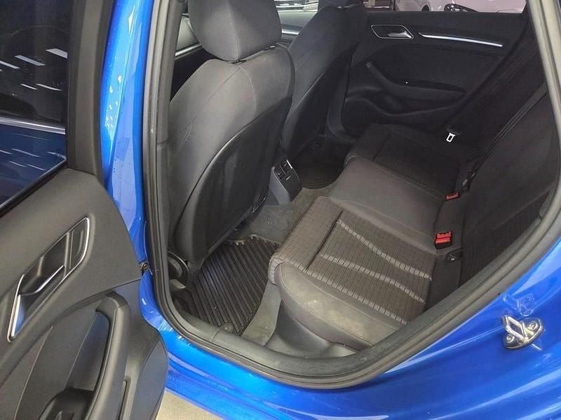 Begagnad Audi A3 Proline 150 HK (110 kW) 2018 Blå Sedan