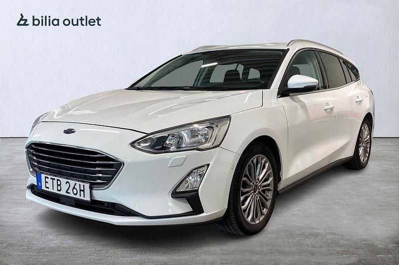 Vit Begagnad 2018 Ford Focus Titanium Kombi | 139 000 kr (Bra pris) - Bild 1/4