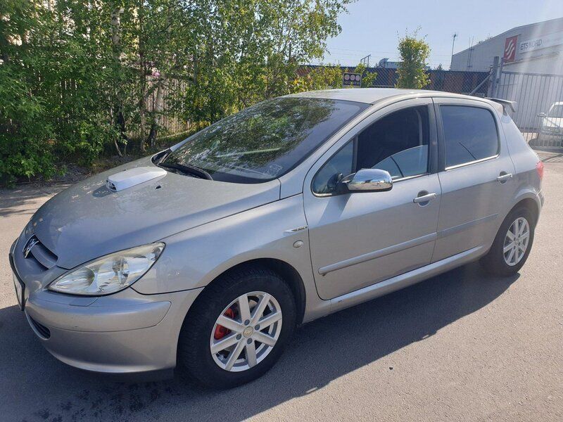 Grå Begagnad 2005 Peugeot 307 Halvkombi | 21 500 kr (Marknadspris) - Bild 1/4