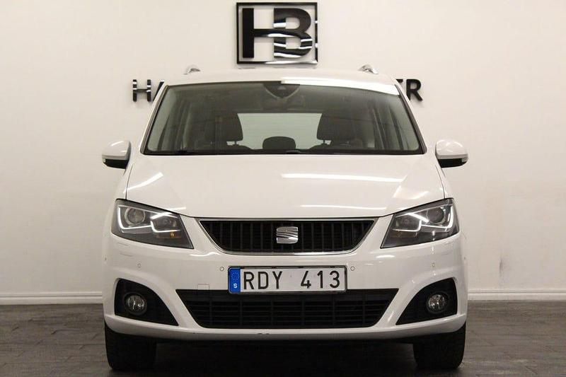 Begagnad Seat Alhambra 140 HK (102 kW) 2012 Vit Minibuss