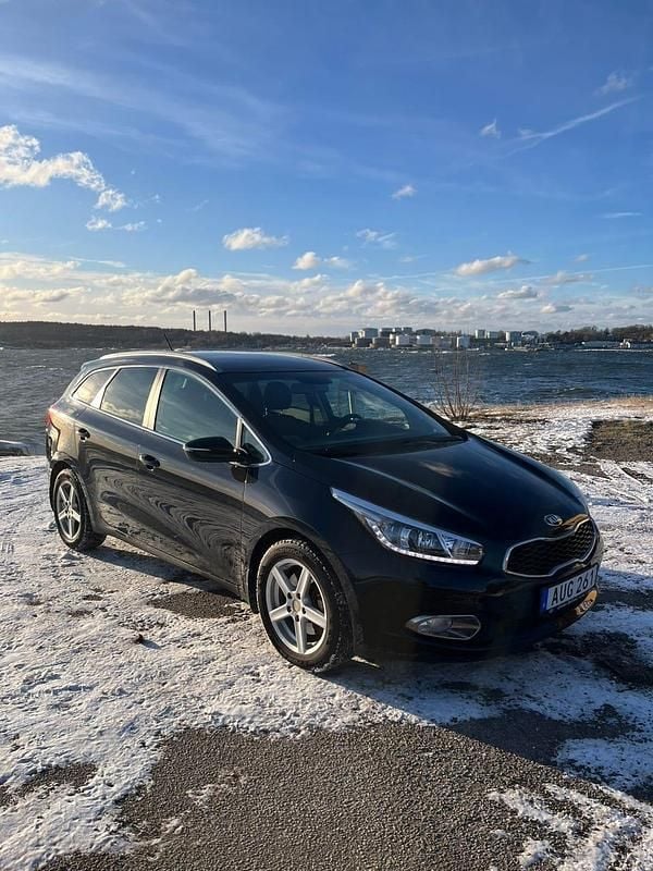 Begagnad Kia Ceed Sportswagon 128 HK (94 kW) 2014 Kombi