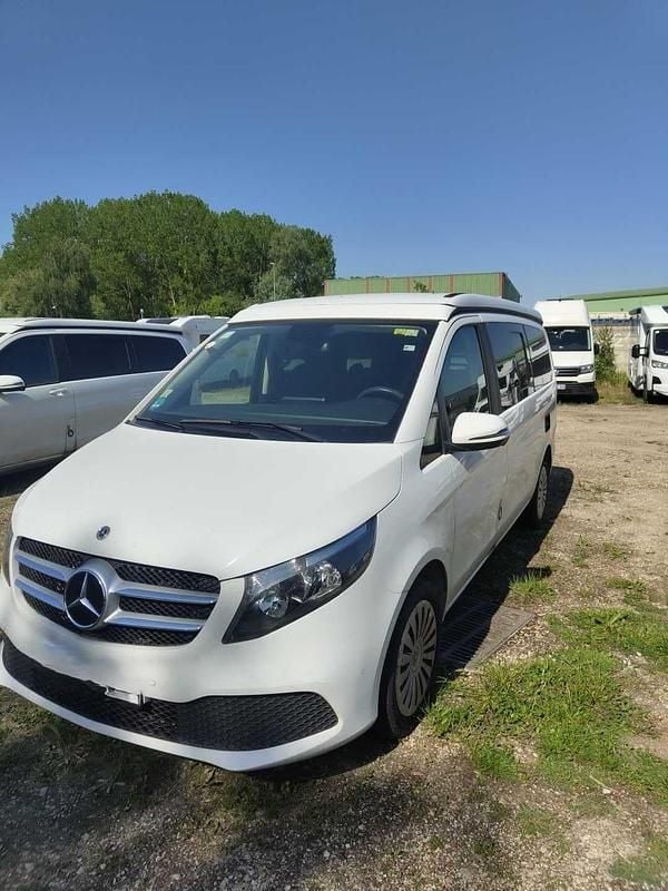 Vit Begagnad 2022 Mercedes V220 Marco Polo Minibuss | 654 499 kr - Bild 1/4