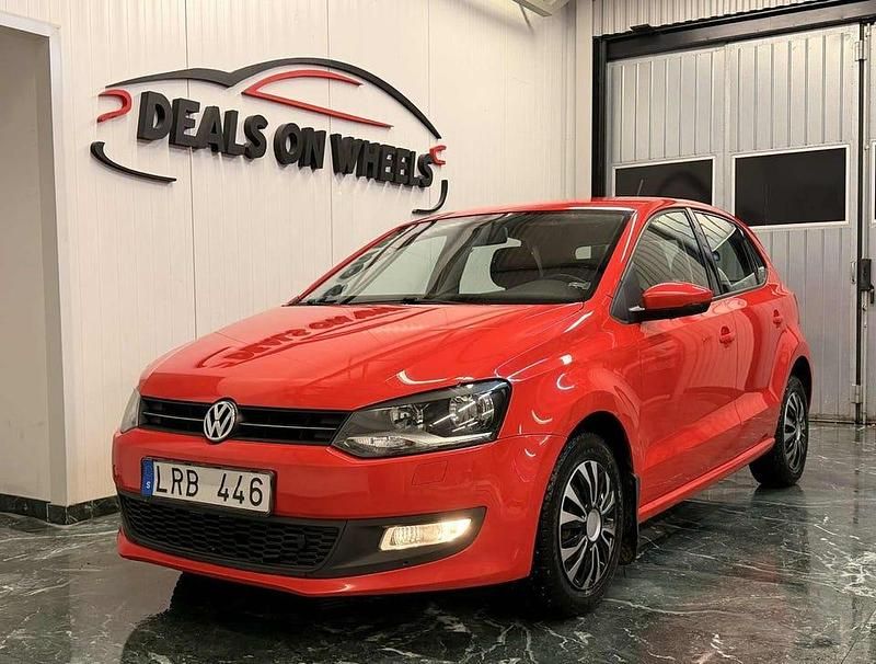 Begagnad VW Polo 86 HK (63 kW) 2011 Röd Halvkombi