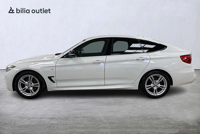 Begagnad BMW 330 Gran Turismo M Sport 252 HK (185 kW) 2019 Vit Halvkombi
