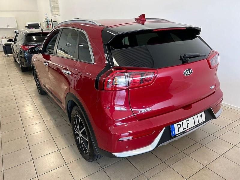 Begagnad Kia Niro Advance 141 HK (103 kW) 2017 Röd SUV