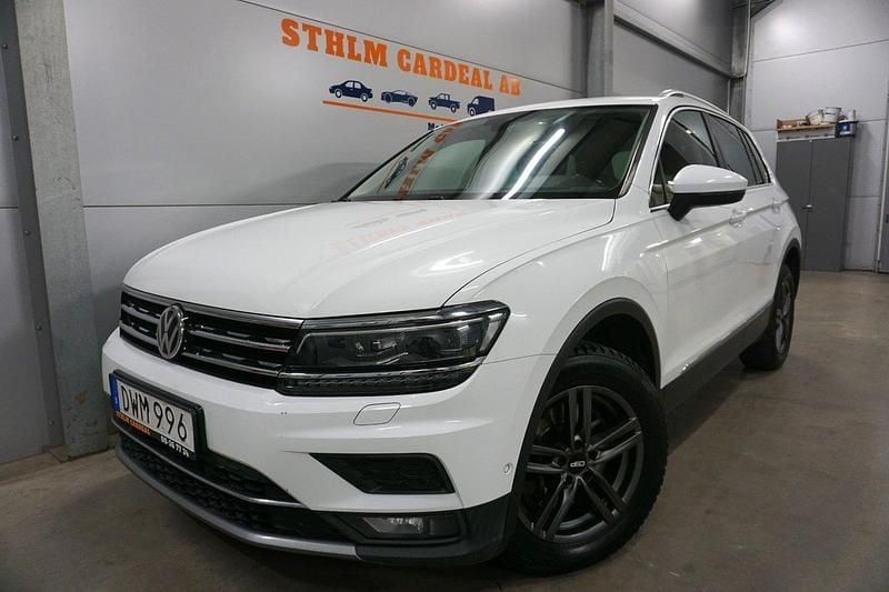 Vit Begagnad 2017 VW Tiguan GT SUV | 199 800 kr (Marknadspris) - Bild 1/4
