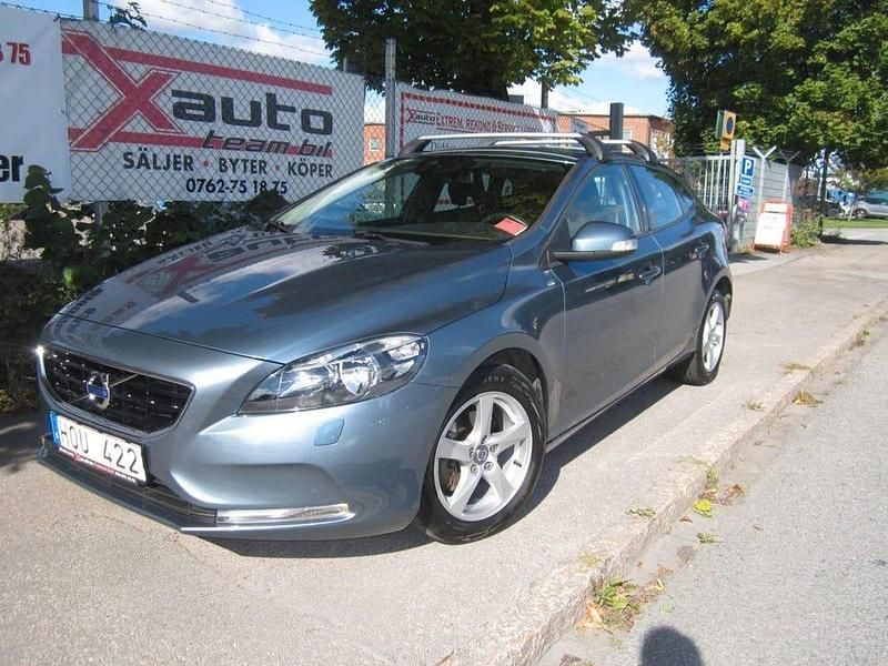 Begagnad Volvo V40 Kinetic 116 HK (85 kW) 2013 Blå Kombi
