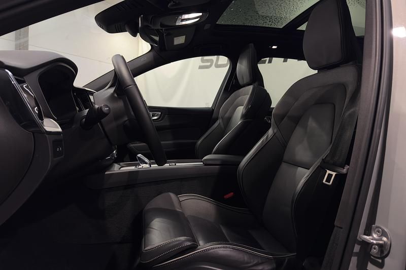 Begagnad Volvo XC60 Plus 253 HK (186 kW) 2024 Grå SUV