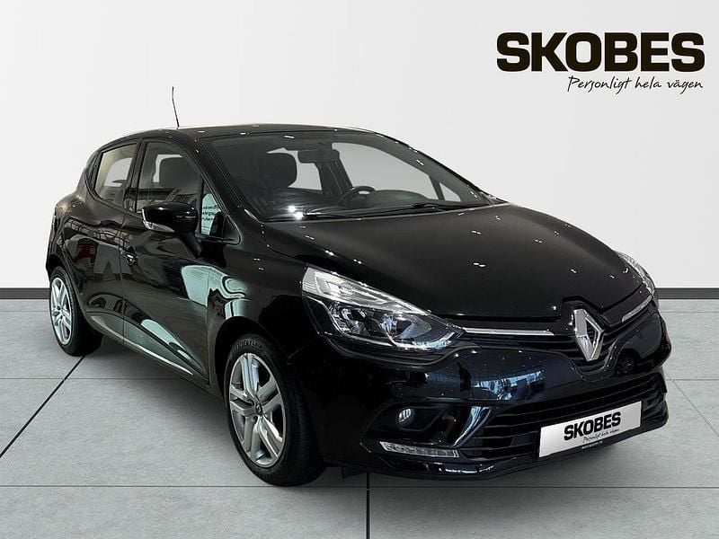 Svart Begagnad 2019 Renault Clio IV Zen Halvkombi | 99 900 kr (Marknadspris) - Bild 1/3