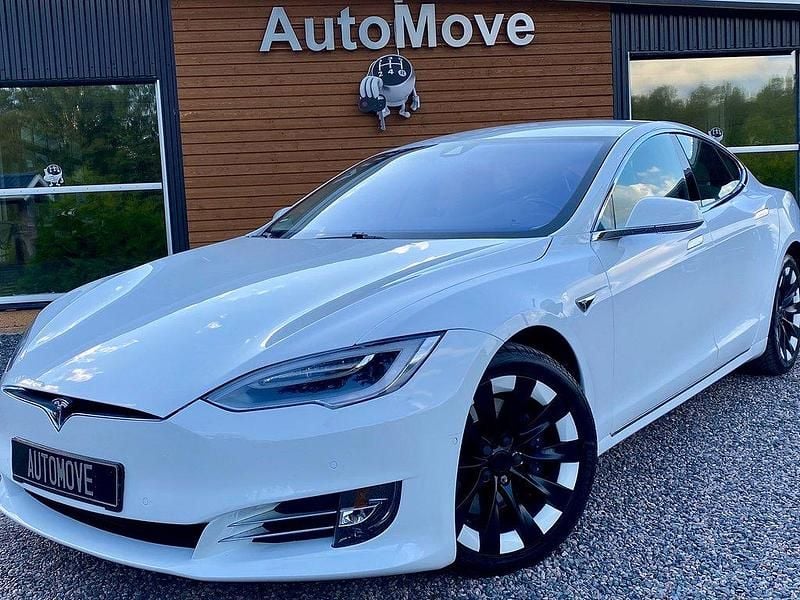 Vit Begagnad 2016 Tesla Model S Halvkombi | 249 900 kr - Bild 1/4
