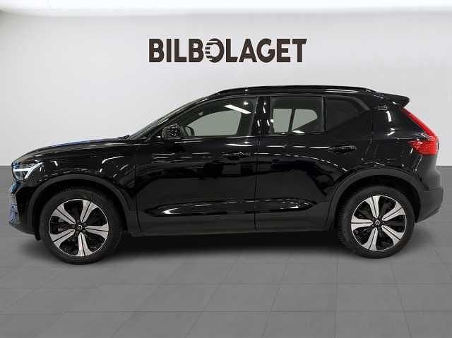 Begagnad Volvo XC40 Core 175 kW (238 HK) 2022 Svart SUV