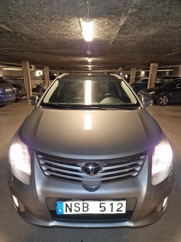 Begagnad Toyota Avensis Multidrive S 147 HK (108 kW) 2009 Kombi