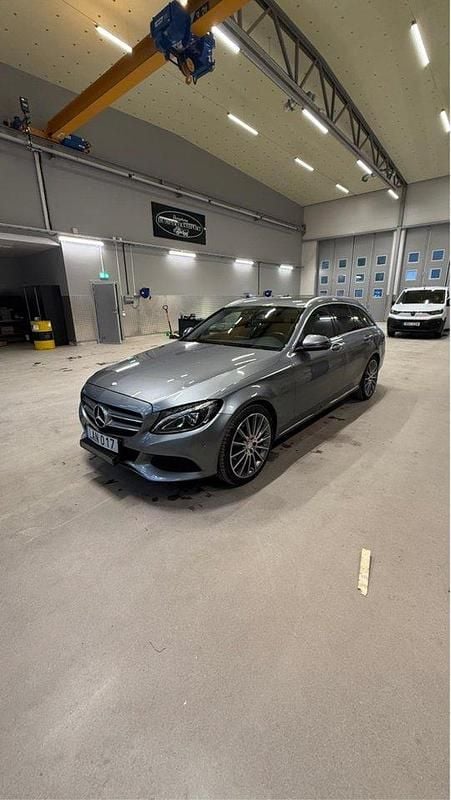 Silver Begagnad 2016 Mercedes C220 Avantgarde Kombi | 190 000 kr (Marknadspris) - Bild 1/4