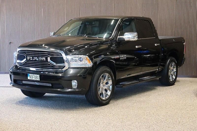 Svart Begagnad 2018 Dodge Ram Limited Pickup | 450 000 kr (Marknadspris) - Bild 1/4